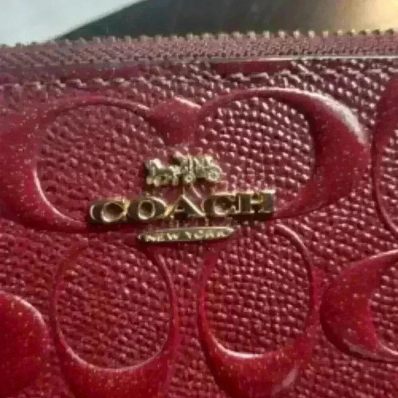 Rare to Find! 🌹🌹Coach Mini Handbag - Picture 1 of 11